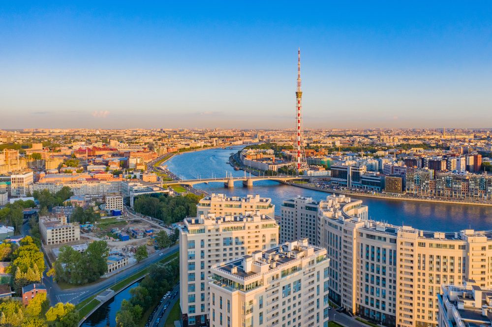 В Санкт-Петербурге за полгода на 35% сократились продажи новостроек