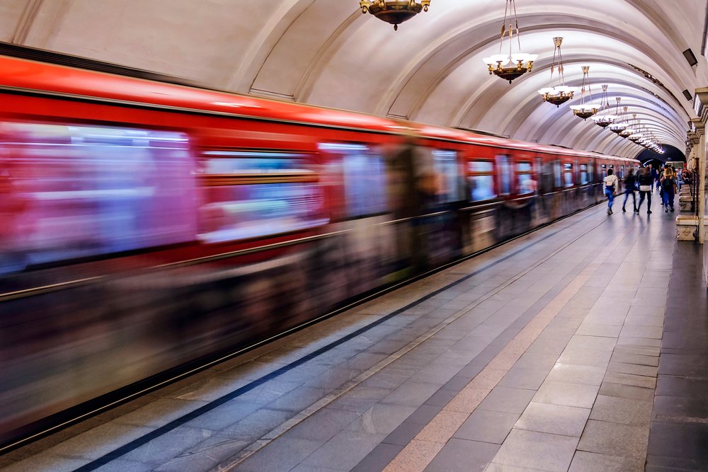 Три станции метро благоустроят в Москве