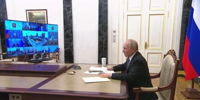 Путин поручил восстановить разрушенные обстрелами объекты культуры