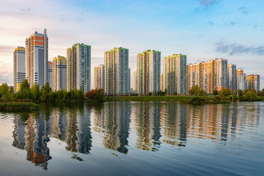 В городах-миллионниках сократилось число сданных новостроек
