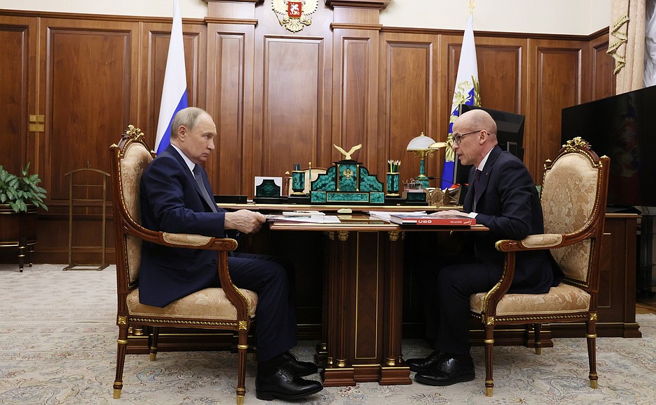Владимир Путин обратил внимание на строительство современных школ в Ижевске