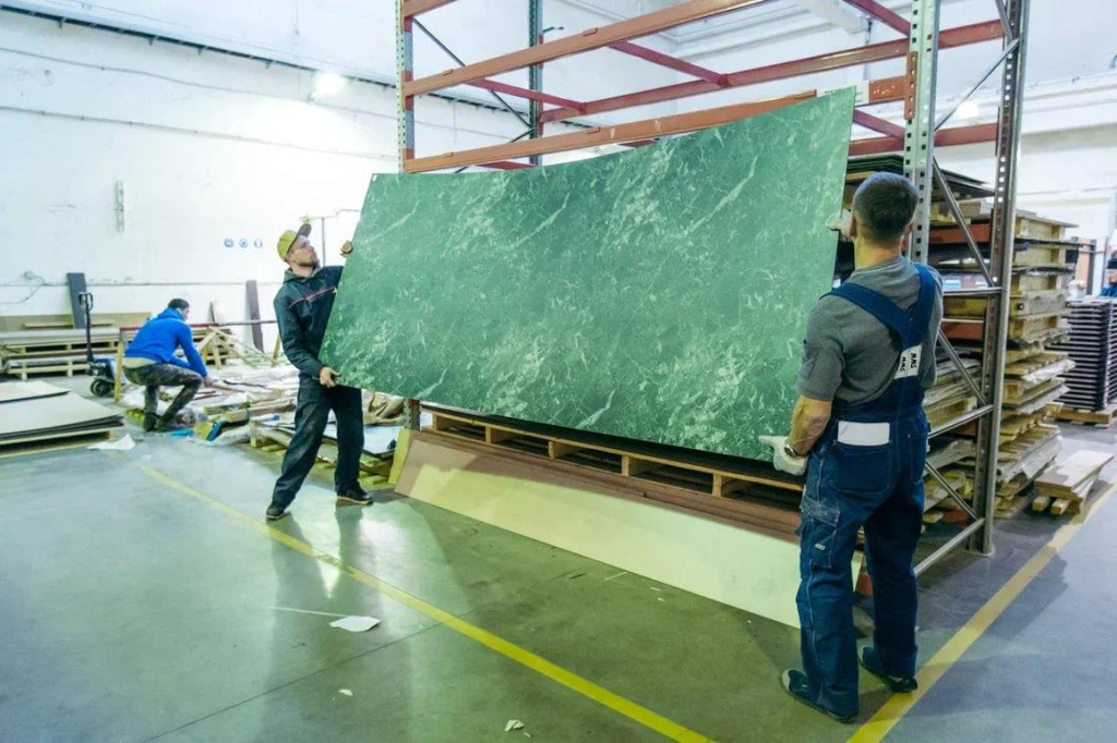 Почему недооцененность рынка HPL приводит к потерям госбюджета? На обновление первого в России производства HPL направлено 1,5 млрд руб.