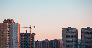 Покупка на финишной прямой: как сэкономить до 27 % на новостройках в Москве и получить ключи незамедлительно