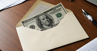 Крупные денежные переводы в российских банках теперь требуют дополнительного подтверждения