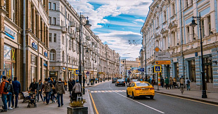 Более 100 центральных улиц Москвы станут комфортнее для жизни