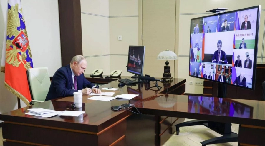 Путин поручил правительству подготовить меры поддержки жилищного строительства