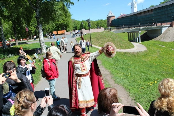 Xotinimning qol tegizish videosi