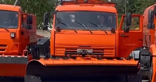 Сергей Собянин подарил Новгородской области тридцать дорожных машин