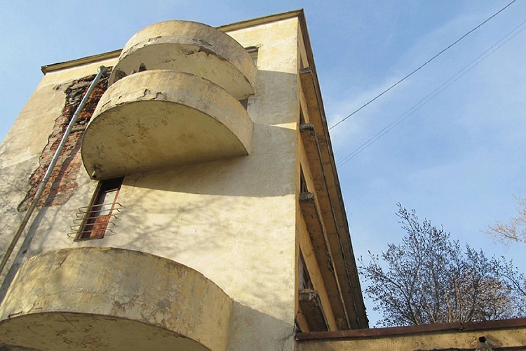 Дом Наркомфина в 90х