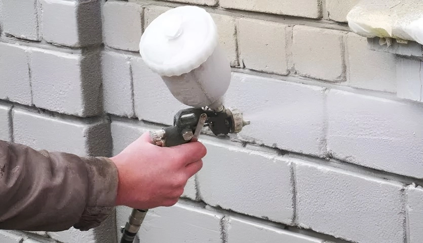 Защита газобетона от влаги (фото: housechief.ru)